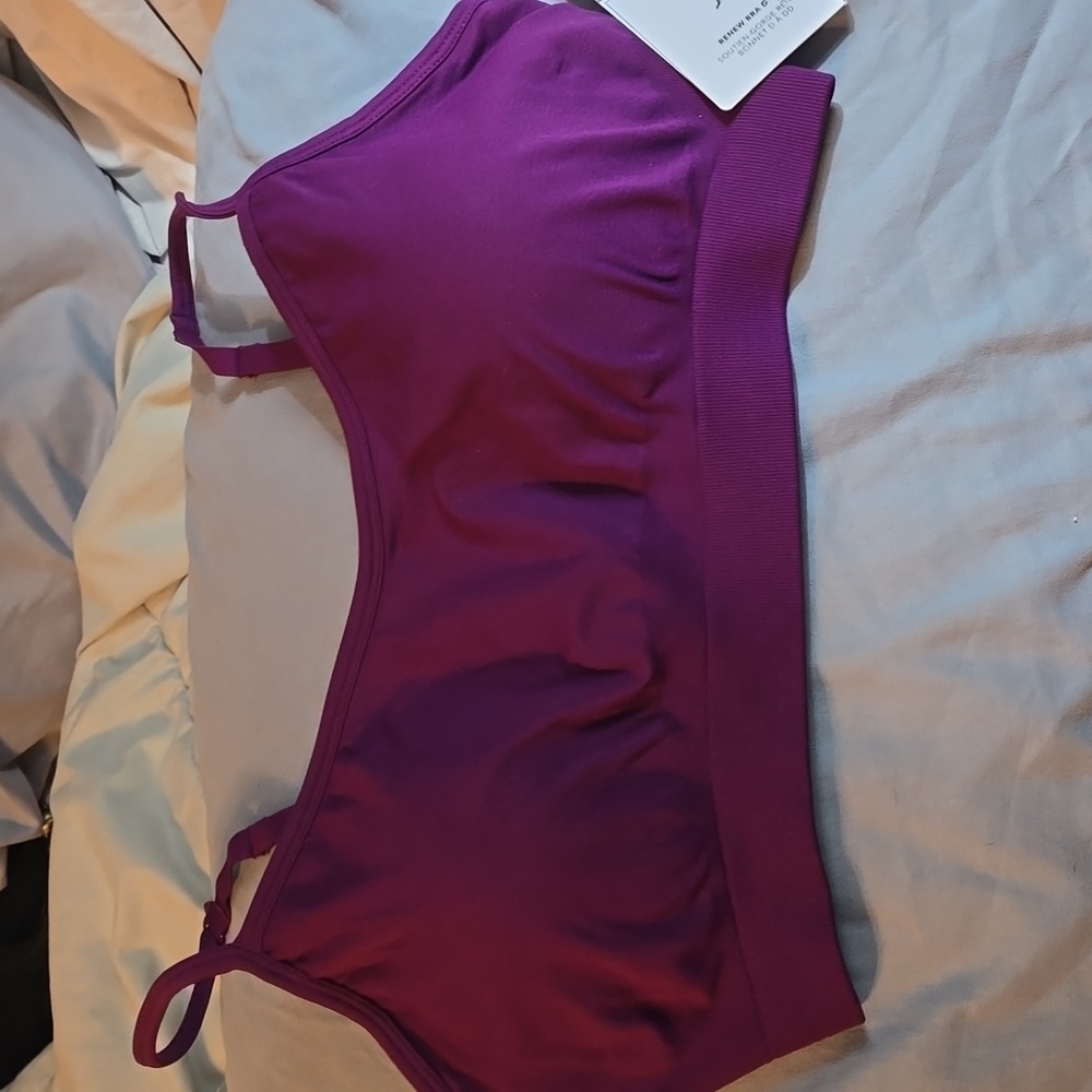Athleta brand new renew bra D Dd